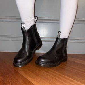 Brand new! Never worn! Do not have box.